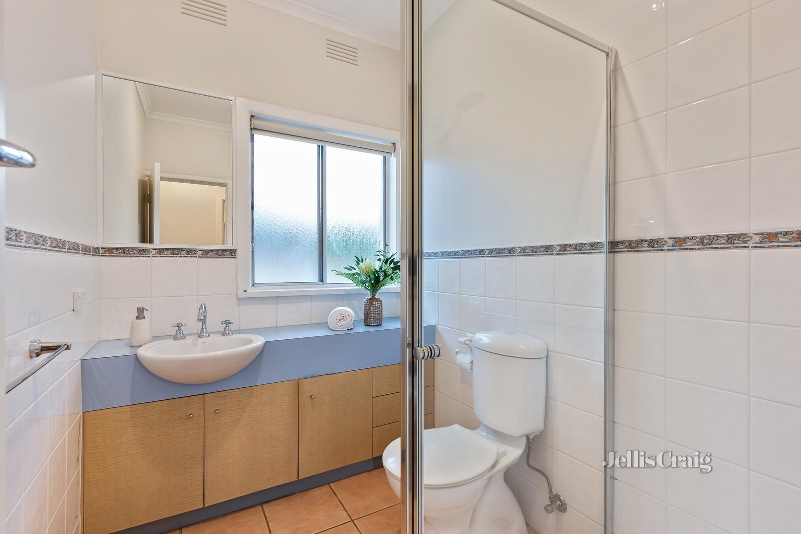 1/1 Watsons Road, Glen Waverley image 8