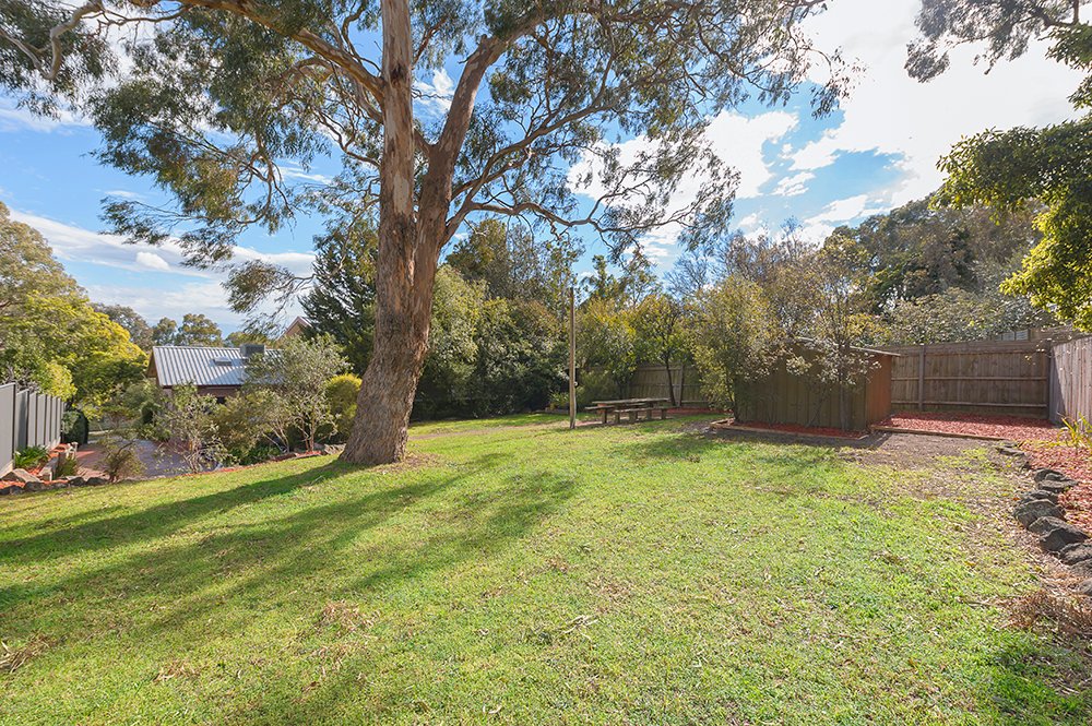 11 Wattle  Avenue, Montmorency image 2