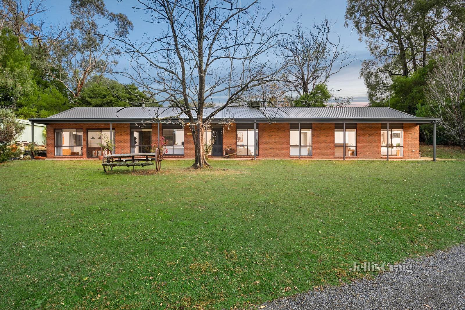 11 Waycott Way, Mount Evelyn image 1