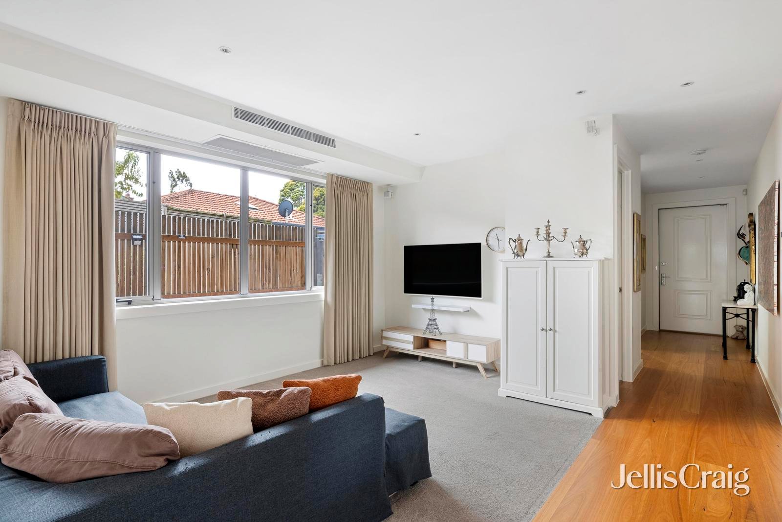 1/1 Weeroona Road, Murrumbeena image 7