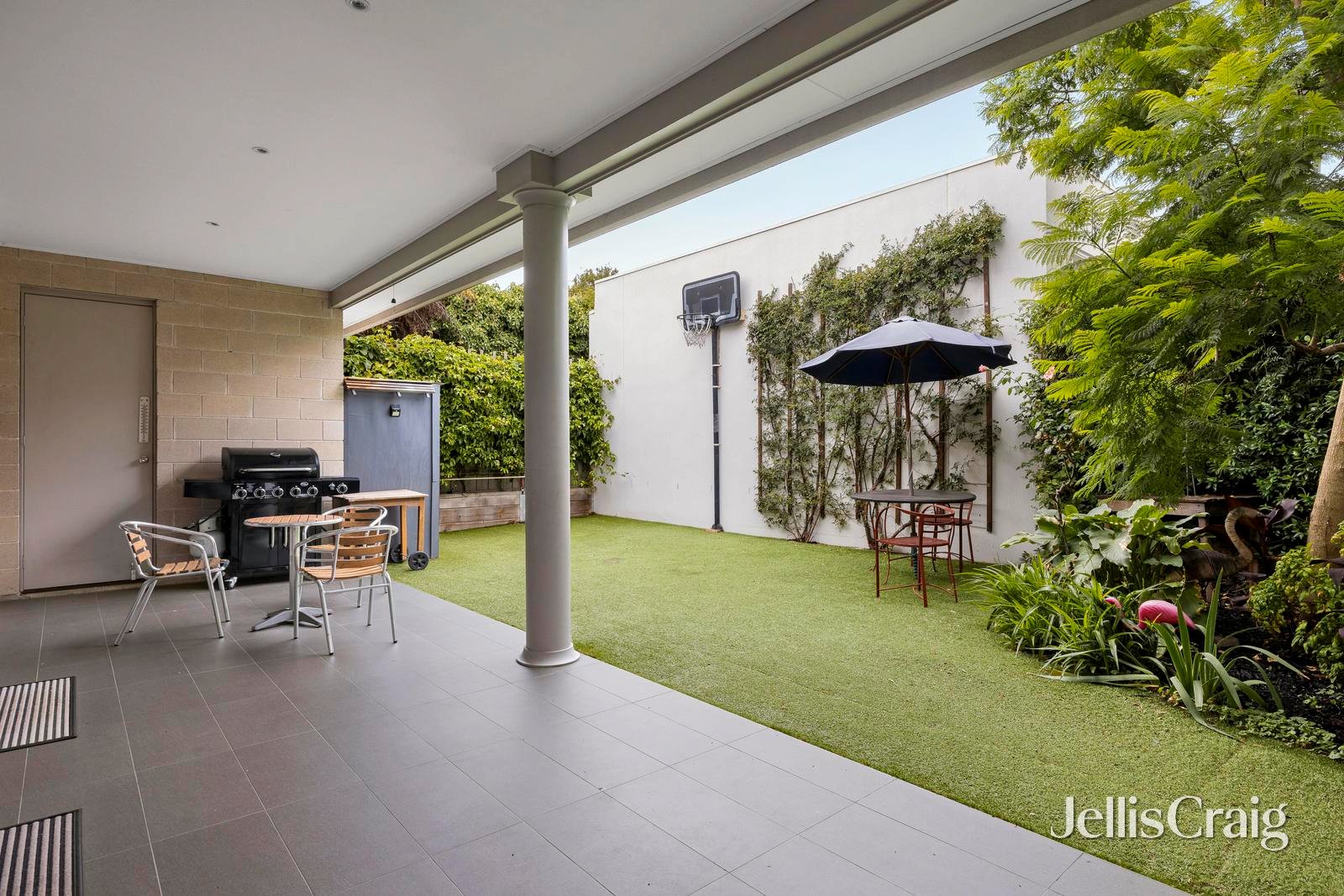1/1 Weeroona Road, Murrumbeena image 13