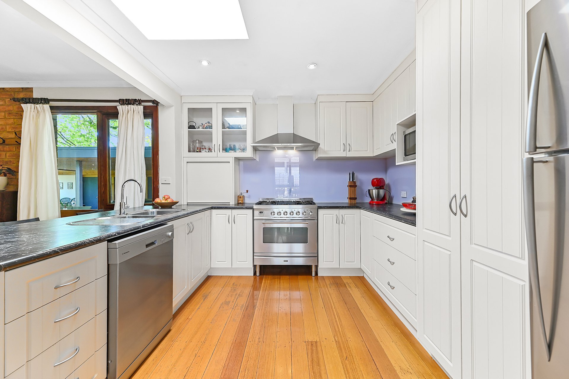 11 Westerfield Drive, Notting Hill image 6