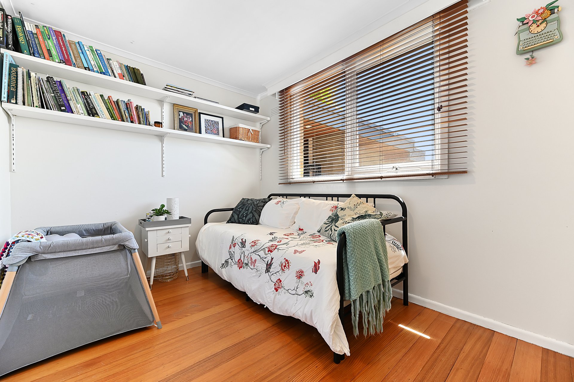 11 Westerfield Drive, Notting Hill image 10