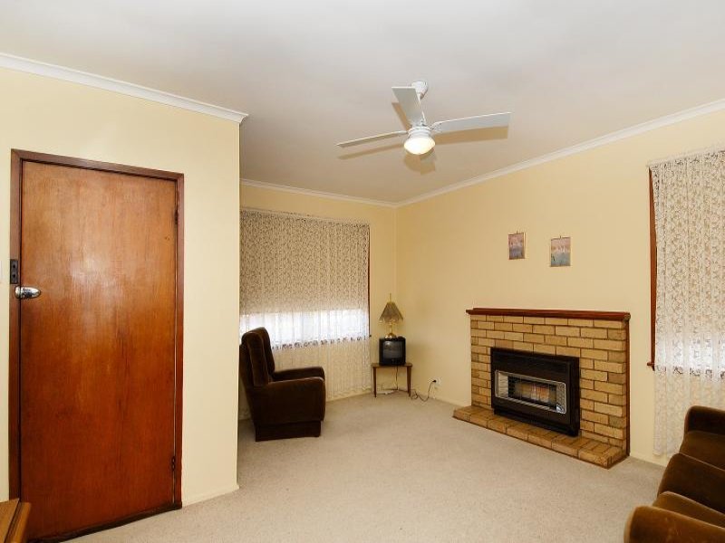11 Winstanley Road, East Geelong image 3