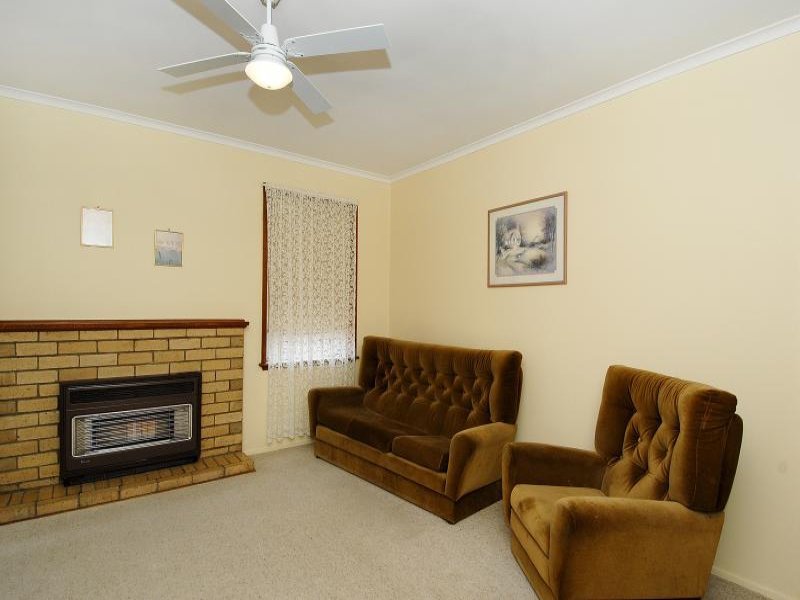 11 Winstanley Road, East Geelong image 4