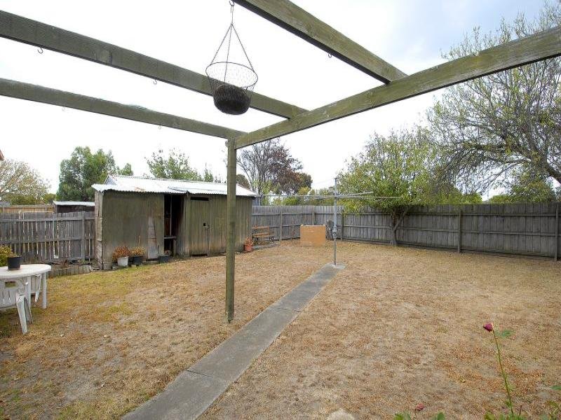 11 Winstanley Road, East Geelong image 5
