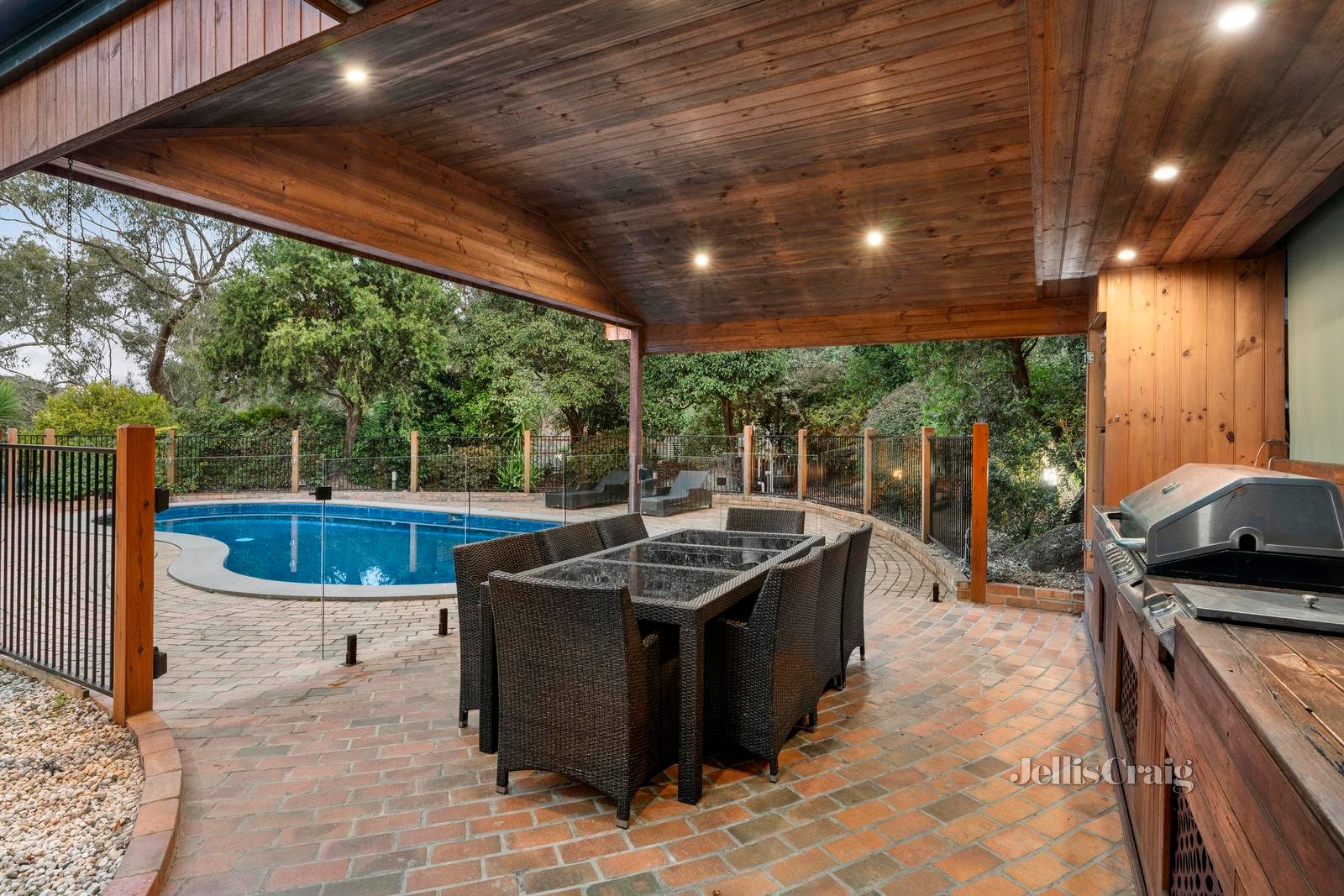 11 Woodfull Road, Lower Plenty image 5