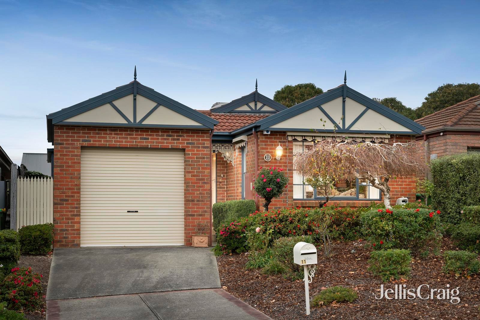 11 Yering Place, Chirnside&nbsp;Park image 1