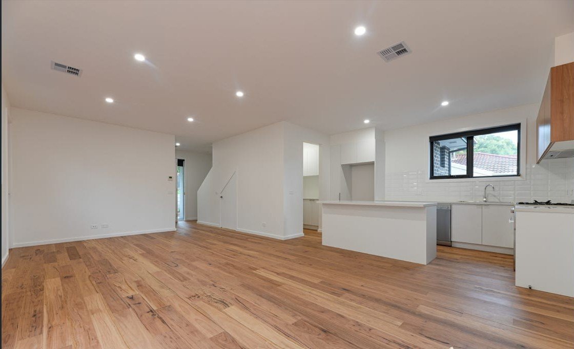 1/10 Beaufort Road, Croydon image 3