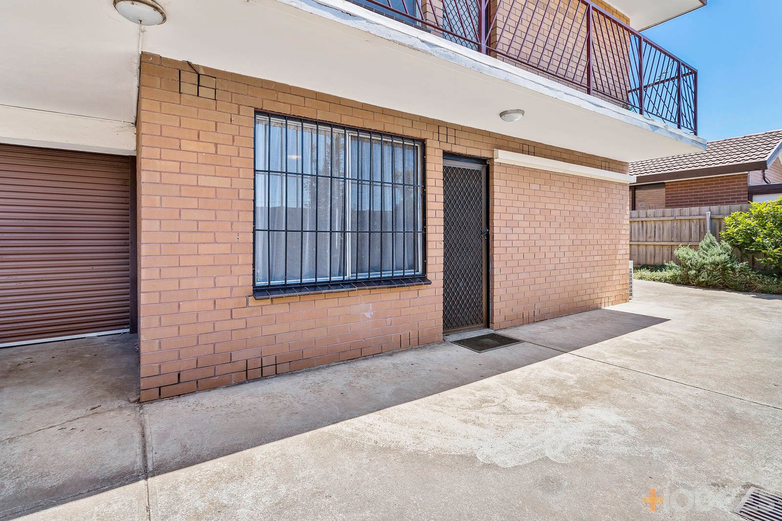 1 / 10 Carmichael Street West Footscray