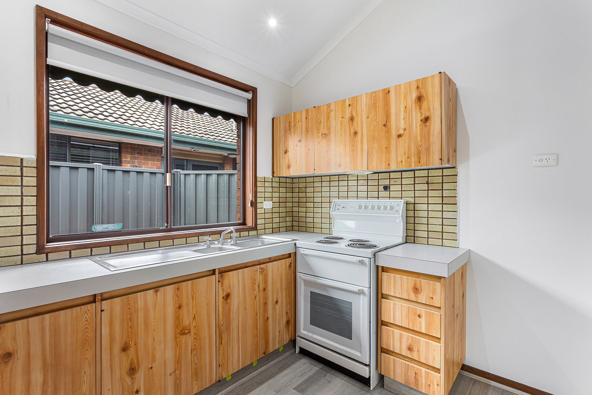 110 Chesterville Road, Cheltenham image 3