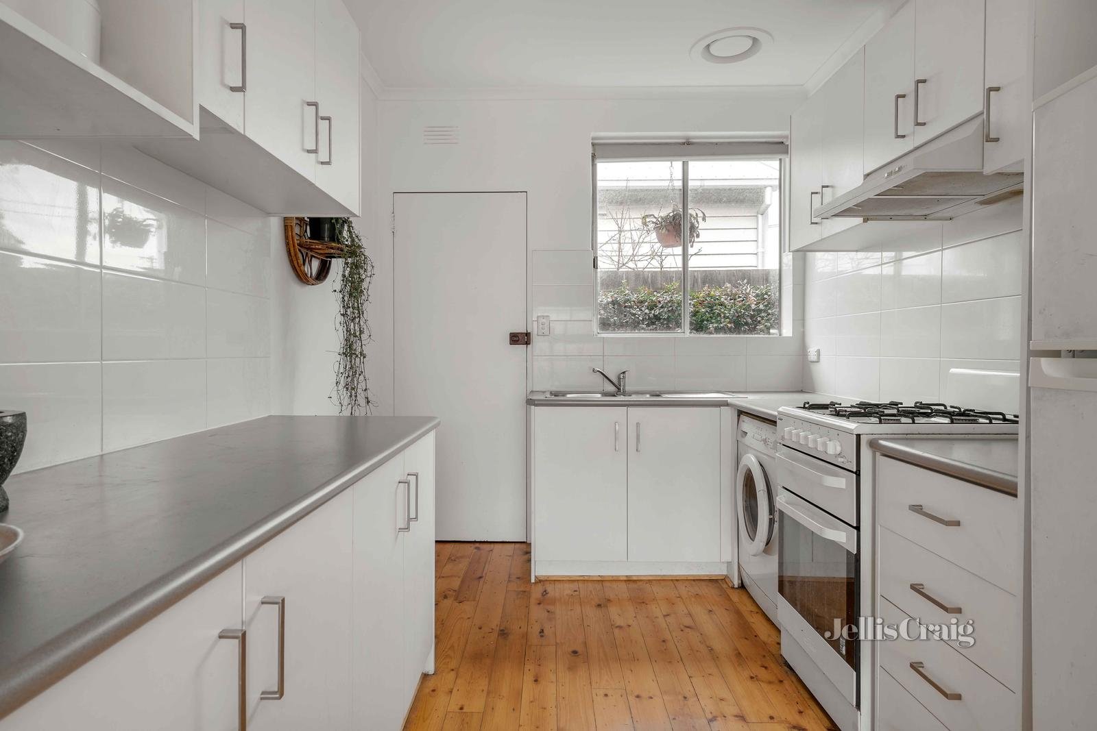 1/10 Cook Street, Brunswick West image 5