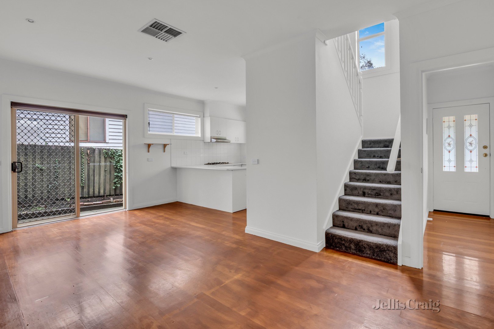 1/10 Cooper Street, Brunswick West image 1