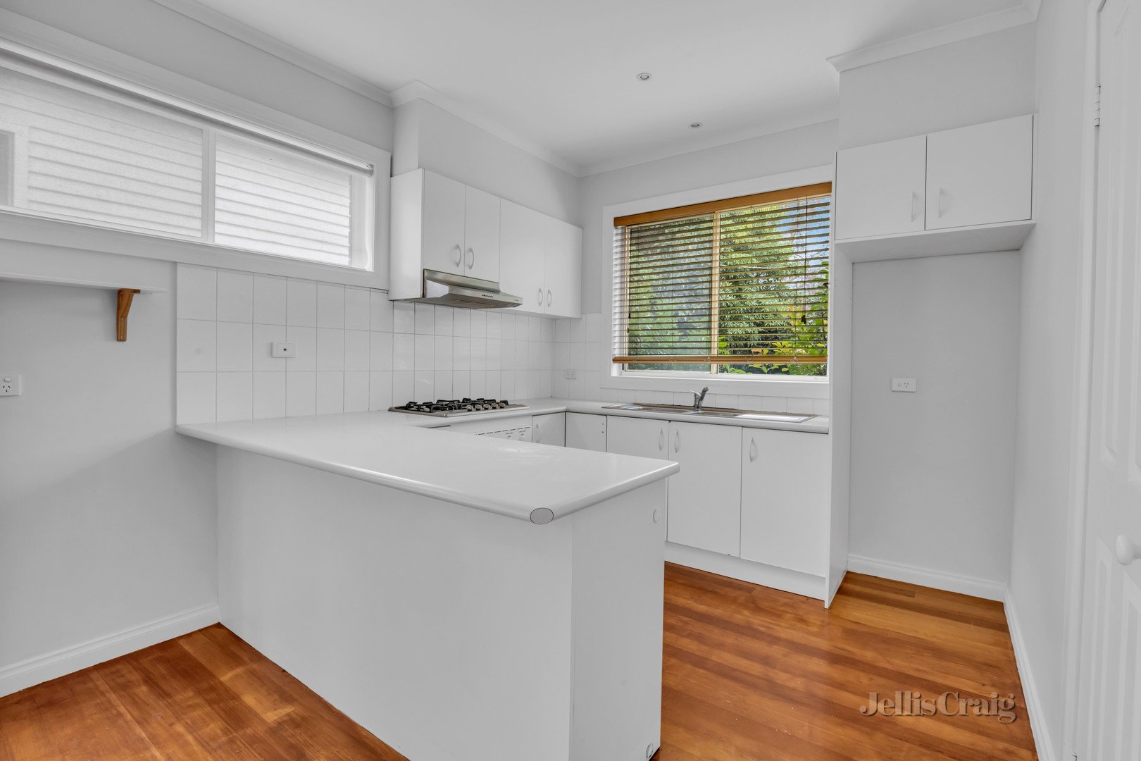 1/10 Cooper Street, Brunswick West image 4