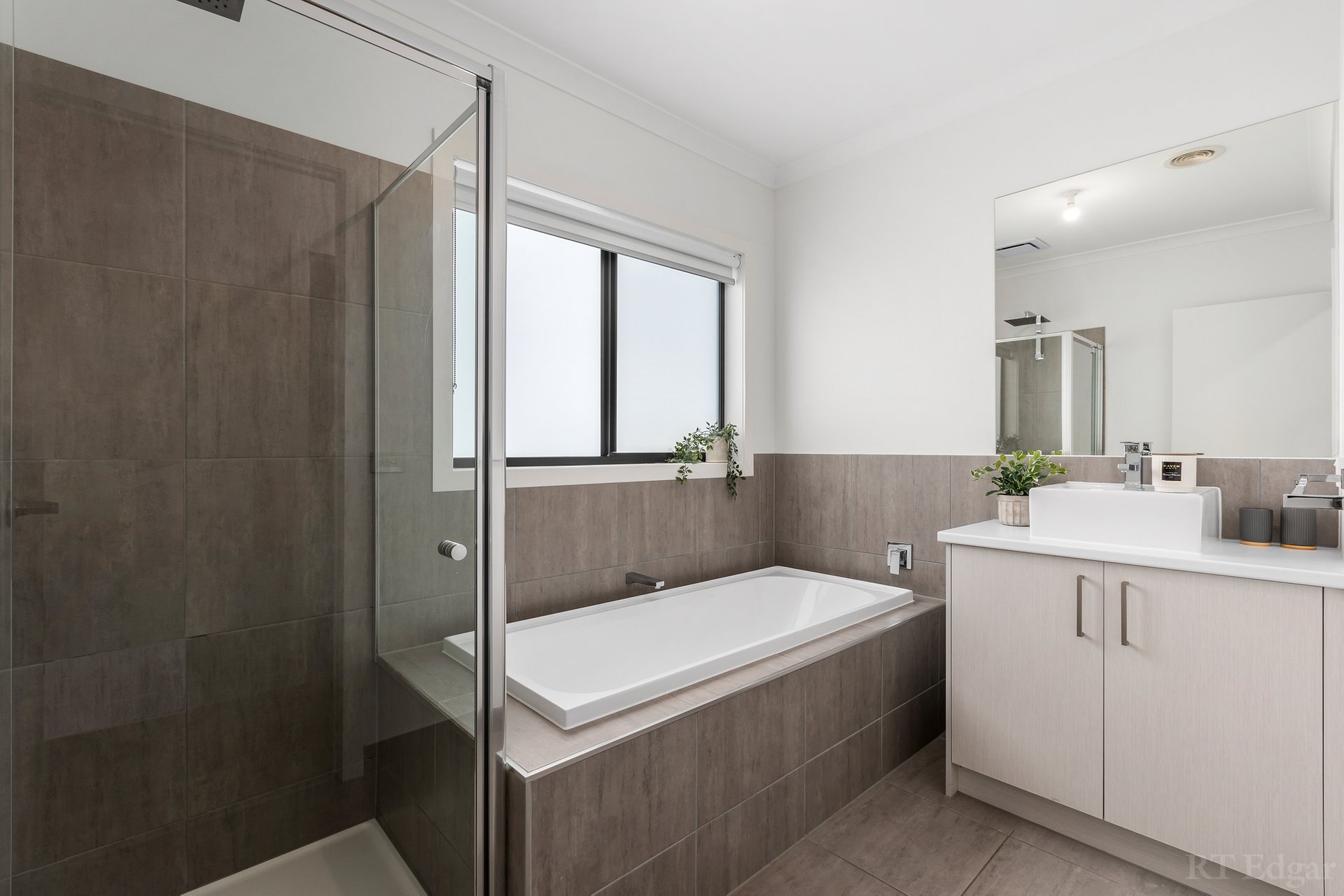 Property Gallery Thumbnail 13