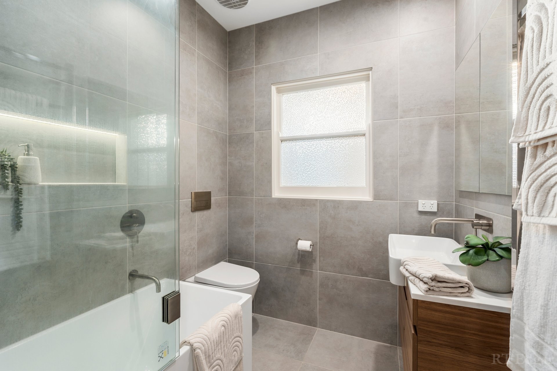 Property Gallery Thumbnail 10