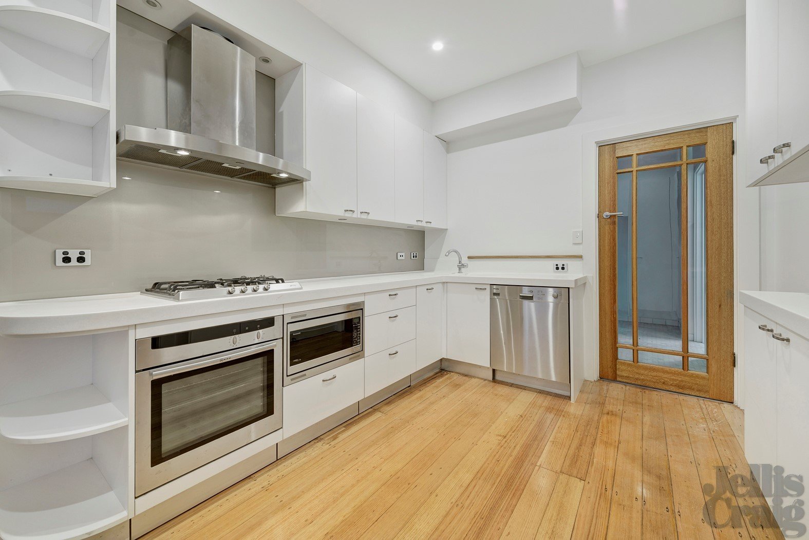 1/10 Ellesmere Road, Windsor image 2