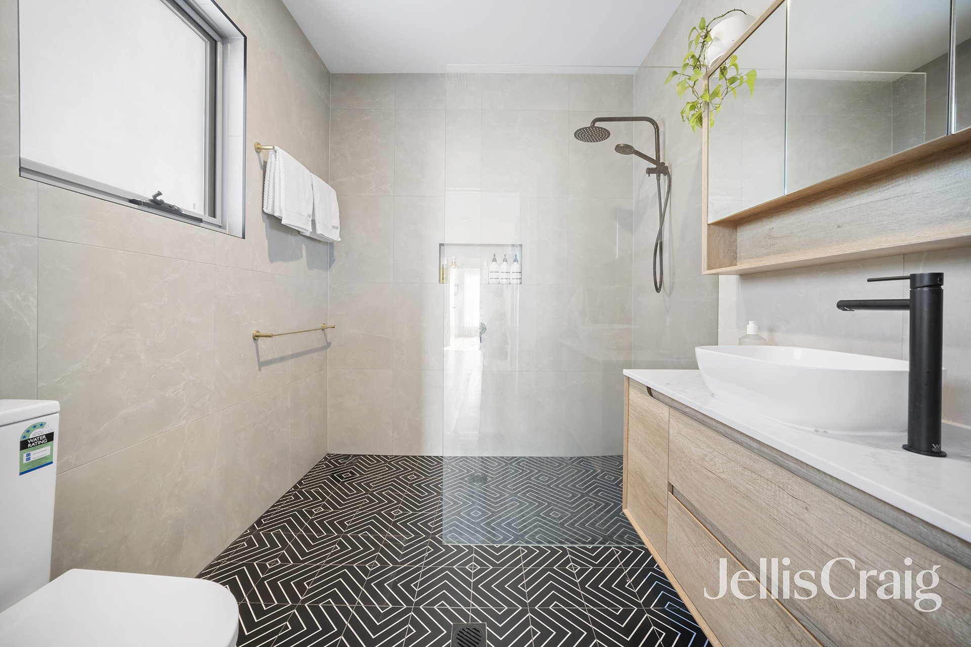 1/10 Embankment Grove, Chelsea image 9
