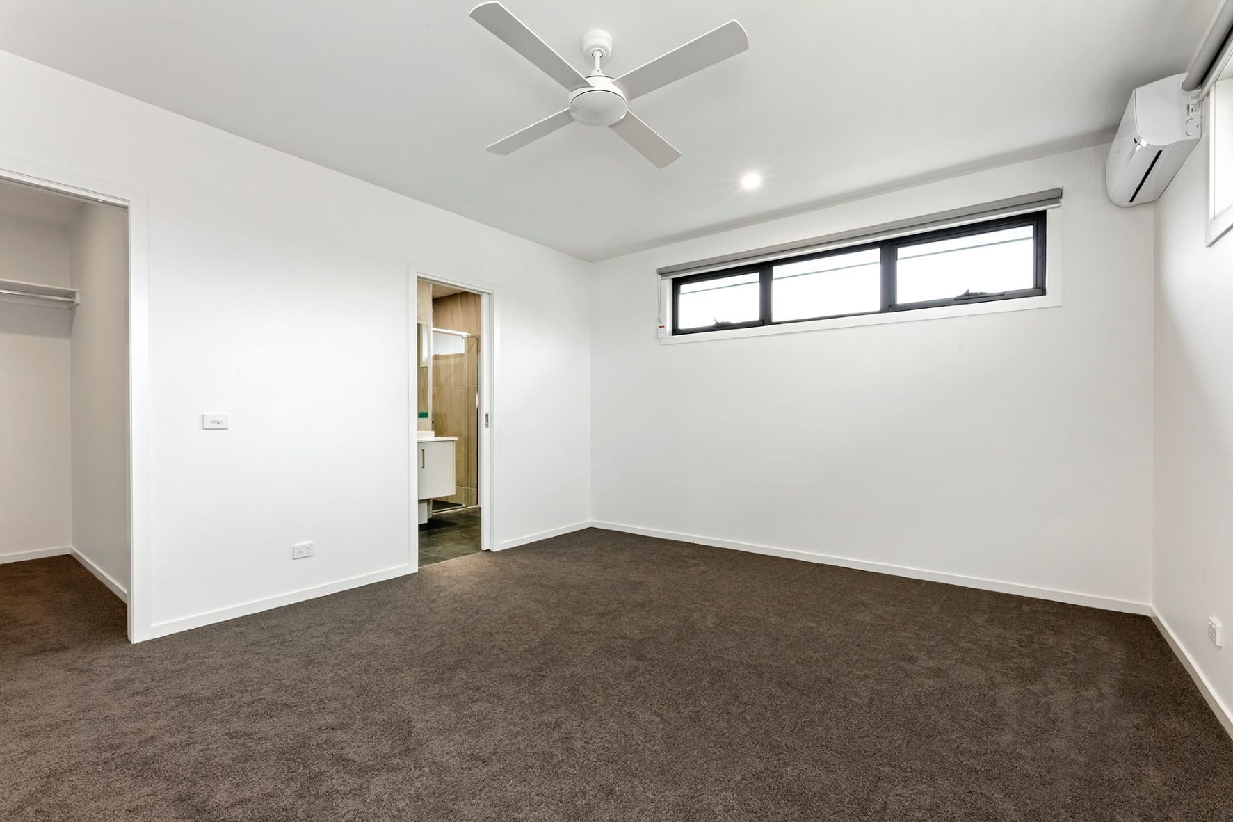 1 / 10 Florida Court Caulfield