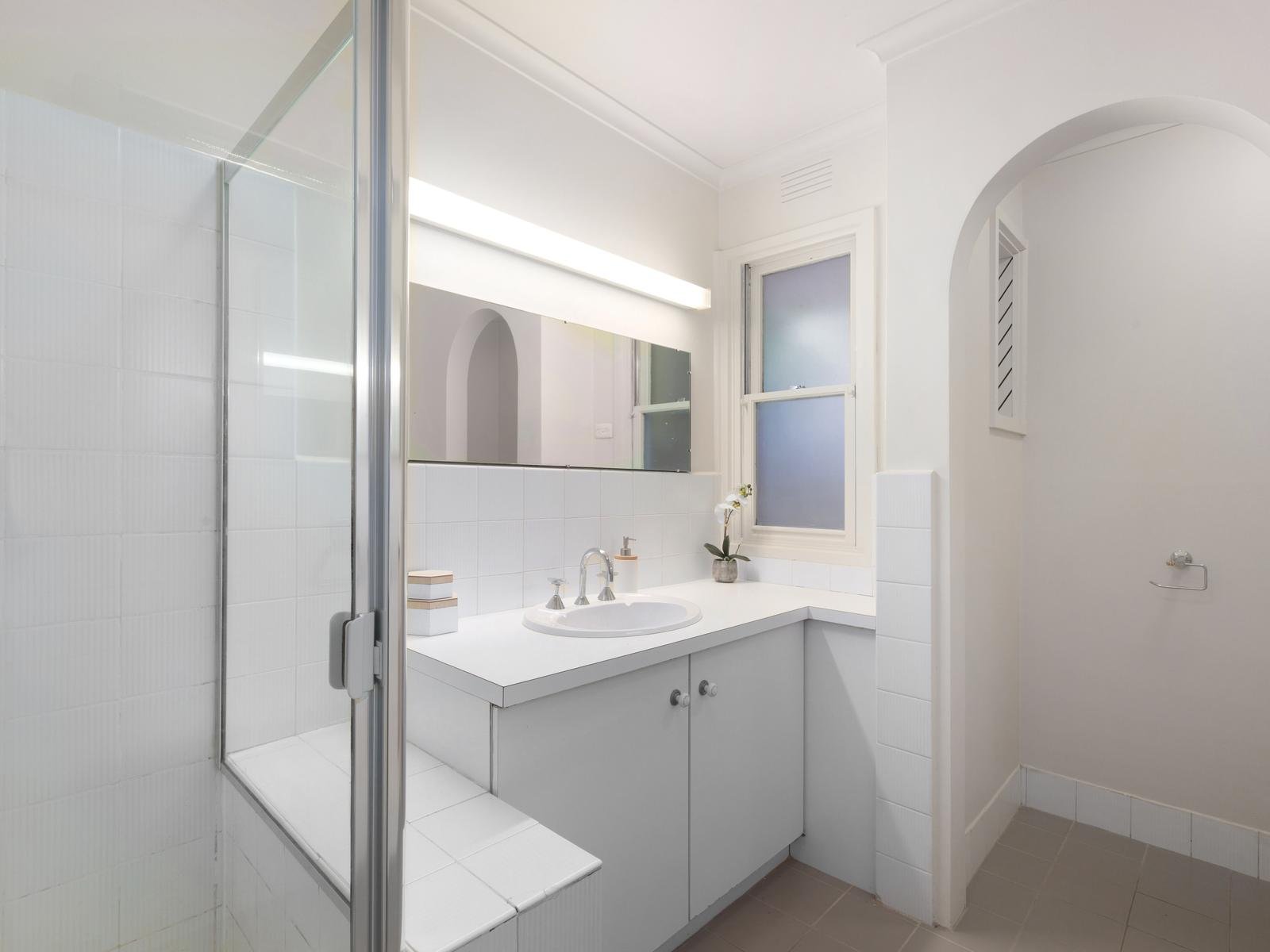 1/10 Glencairn Avenue, Camberwell image 5