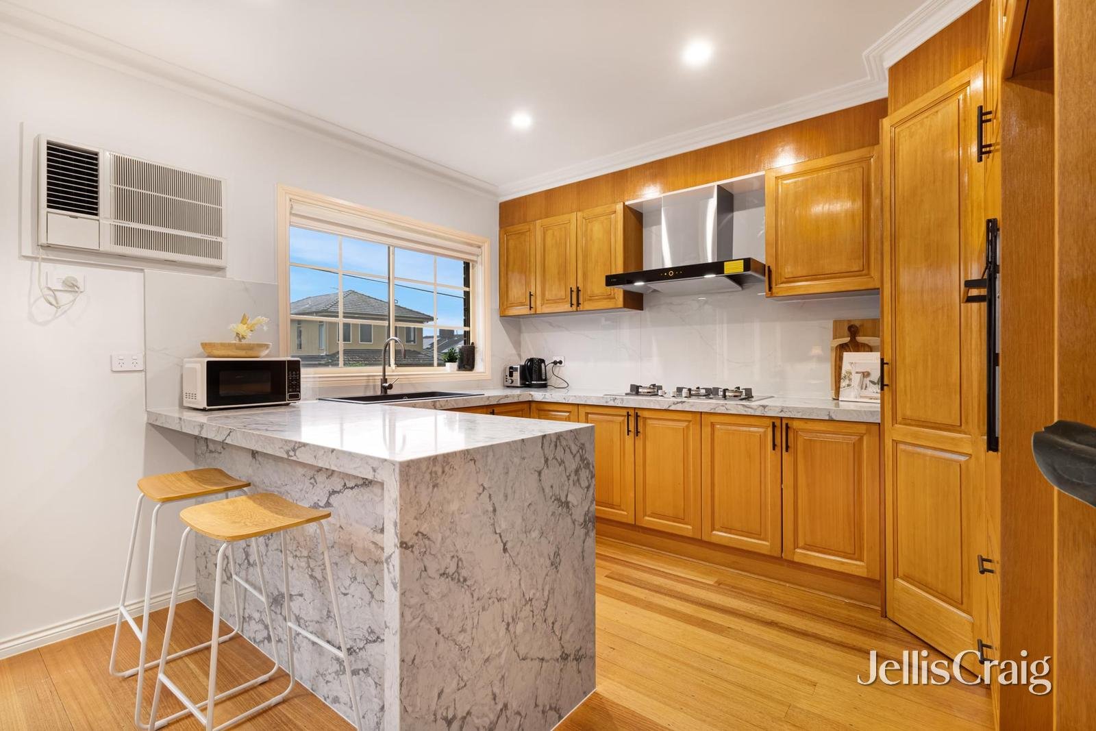 1/10 Hammence Street, Glen Waverley image 5
