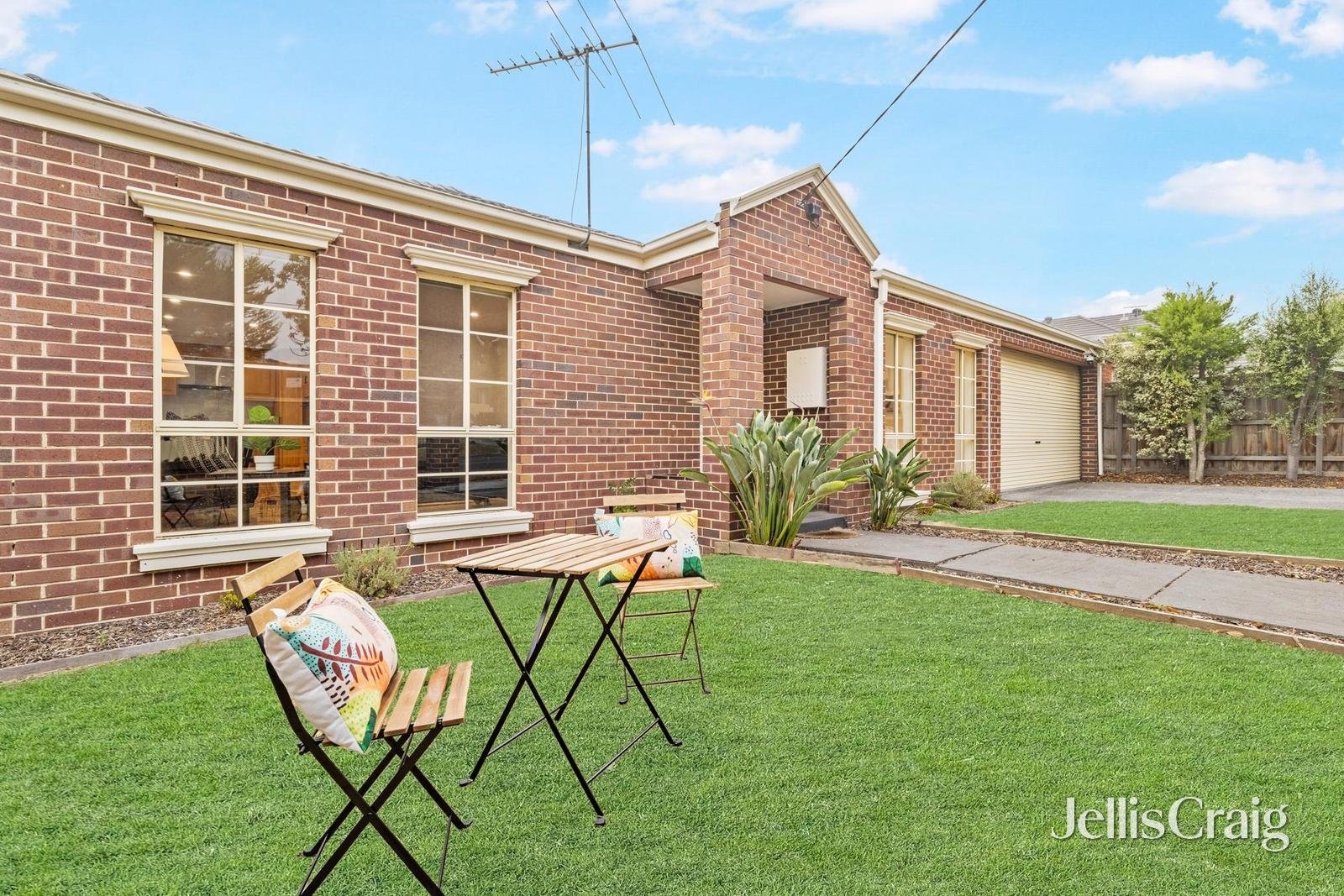 1/10 Hammence Street, Glen Waverley image 11
