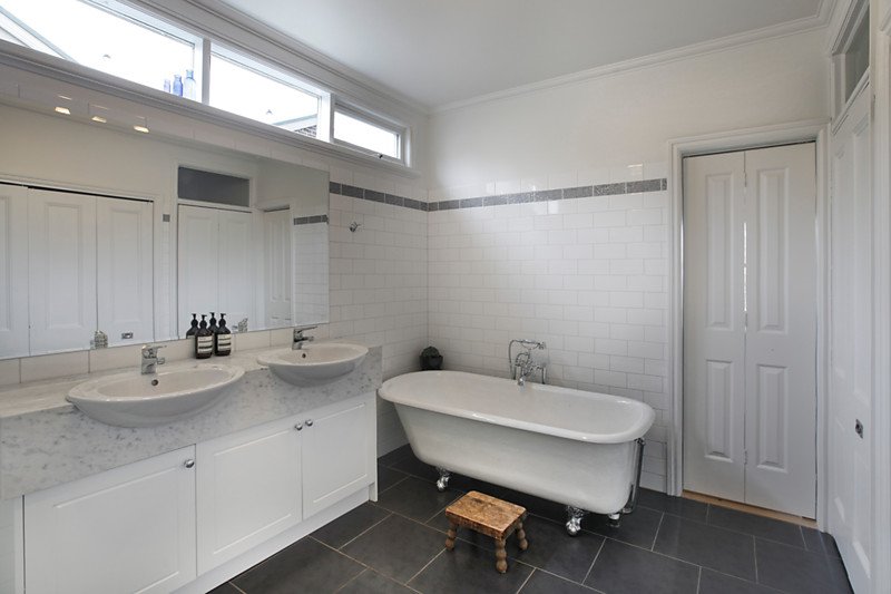 Property Gallery Thumbnail 10