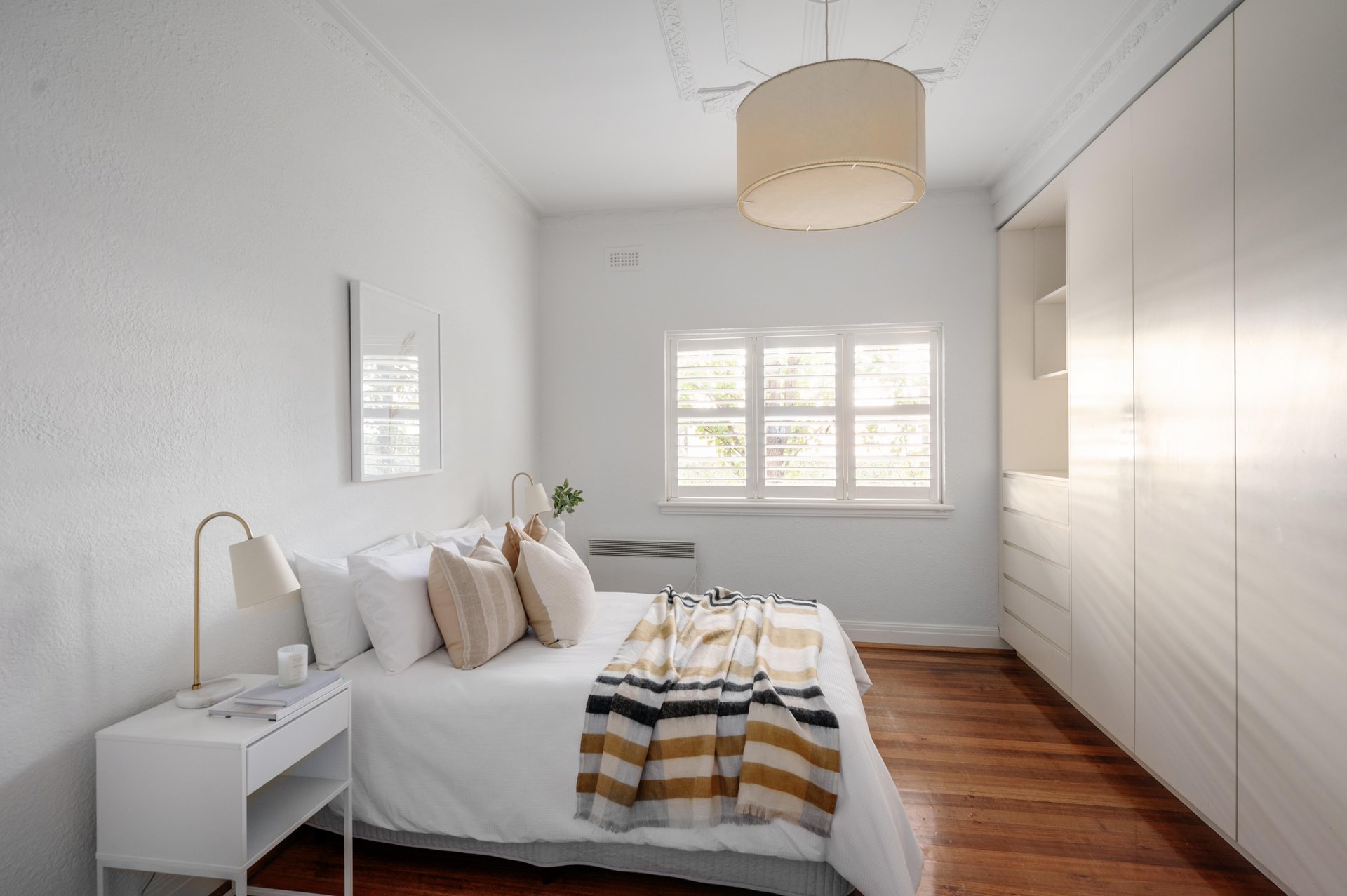 1 / 10 Irving Avenue PRAHRAN