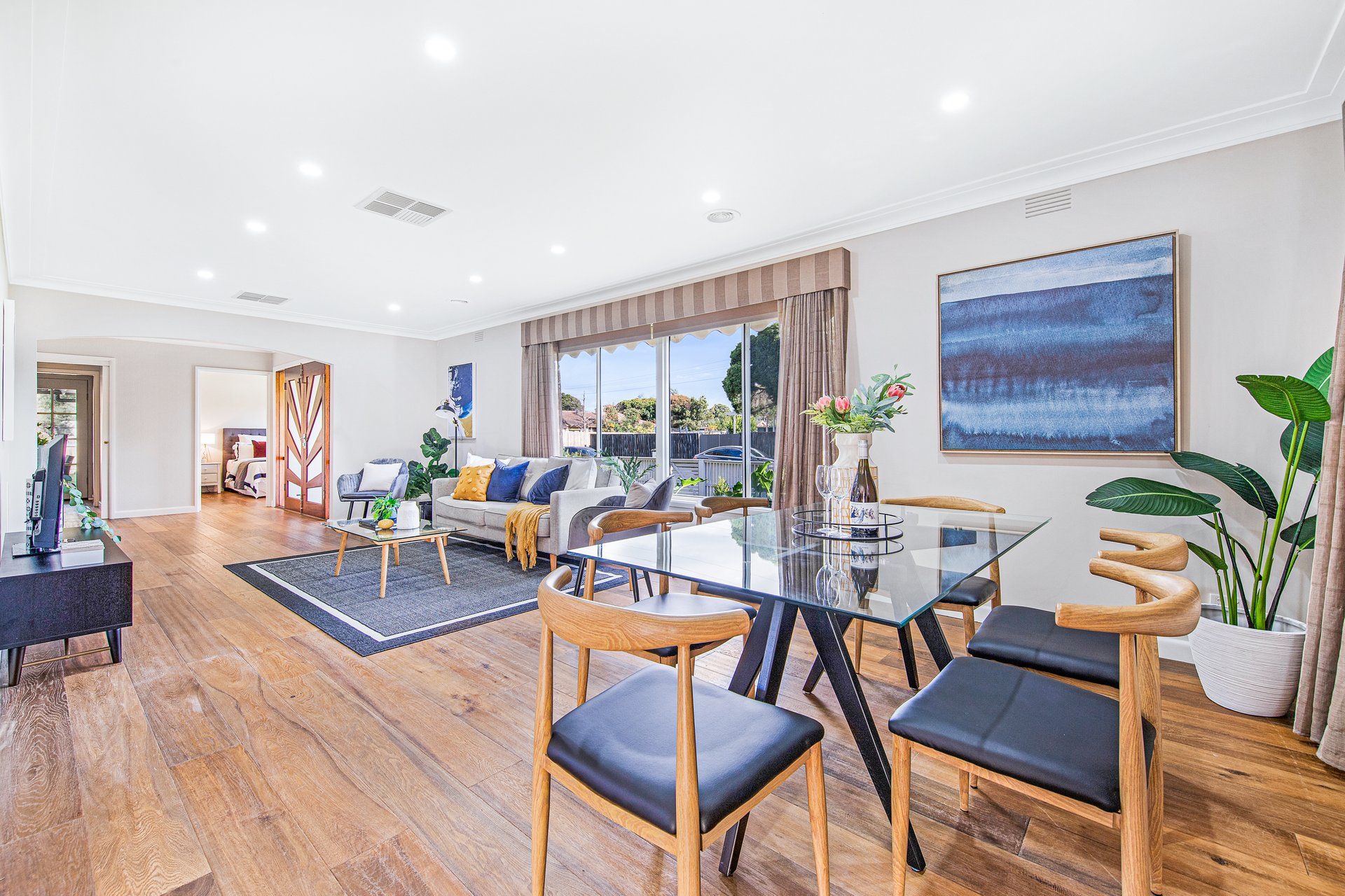 110 King Arthur Drive, Glen Waverley image 2