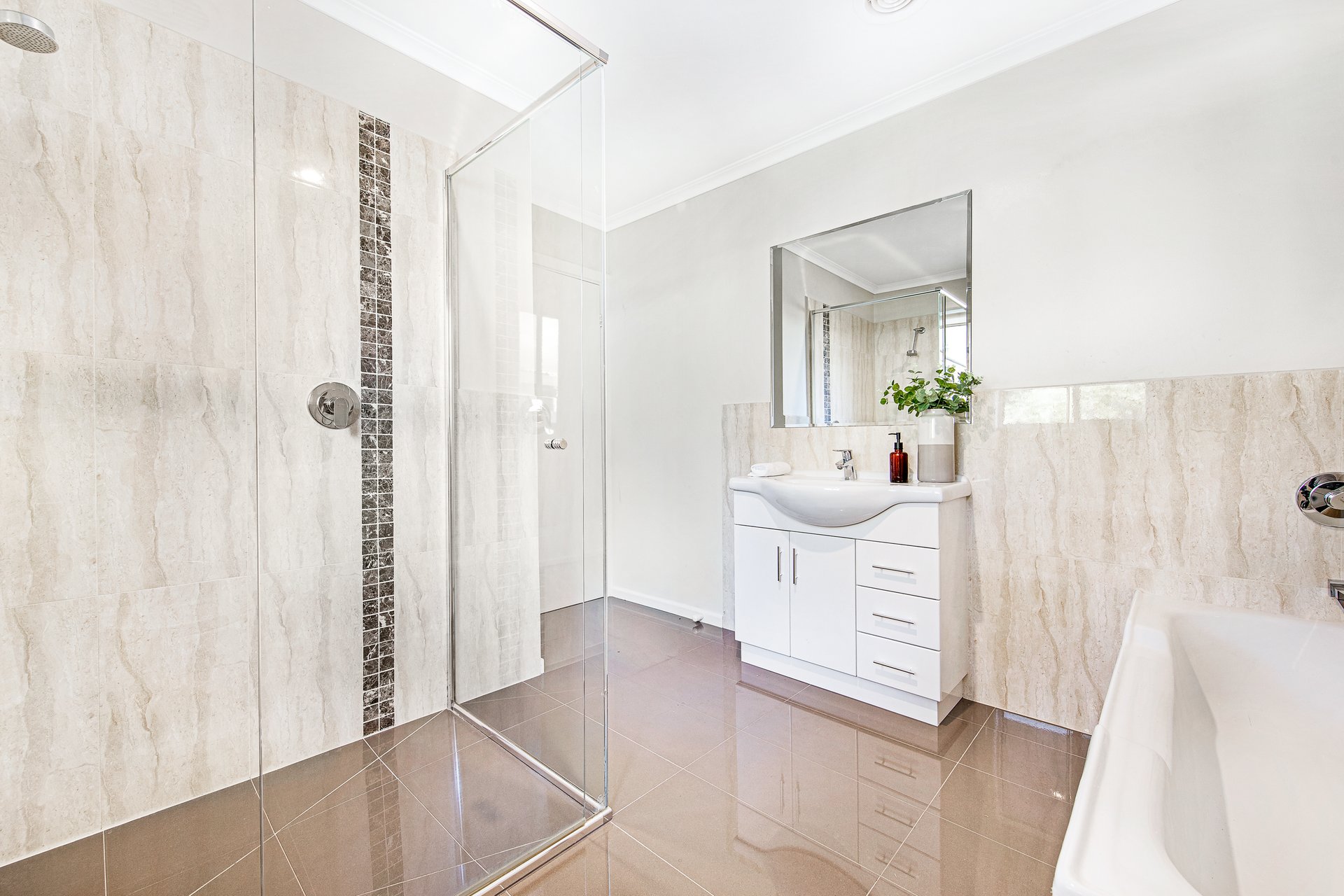 110 King Arthur Drive, Glen Waverley image 5