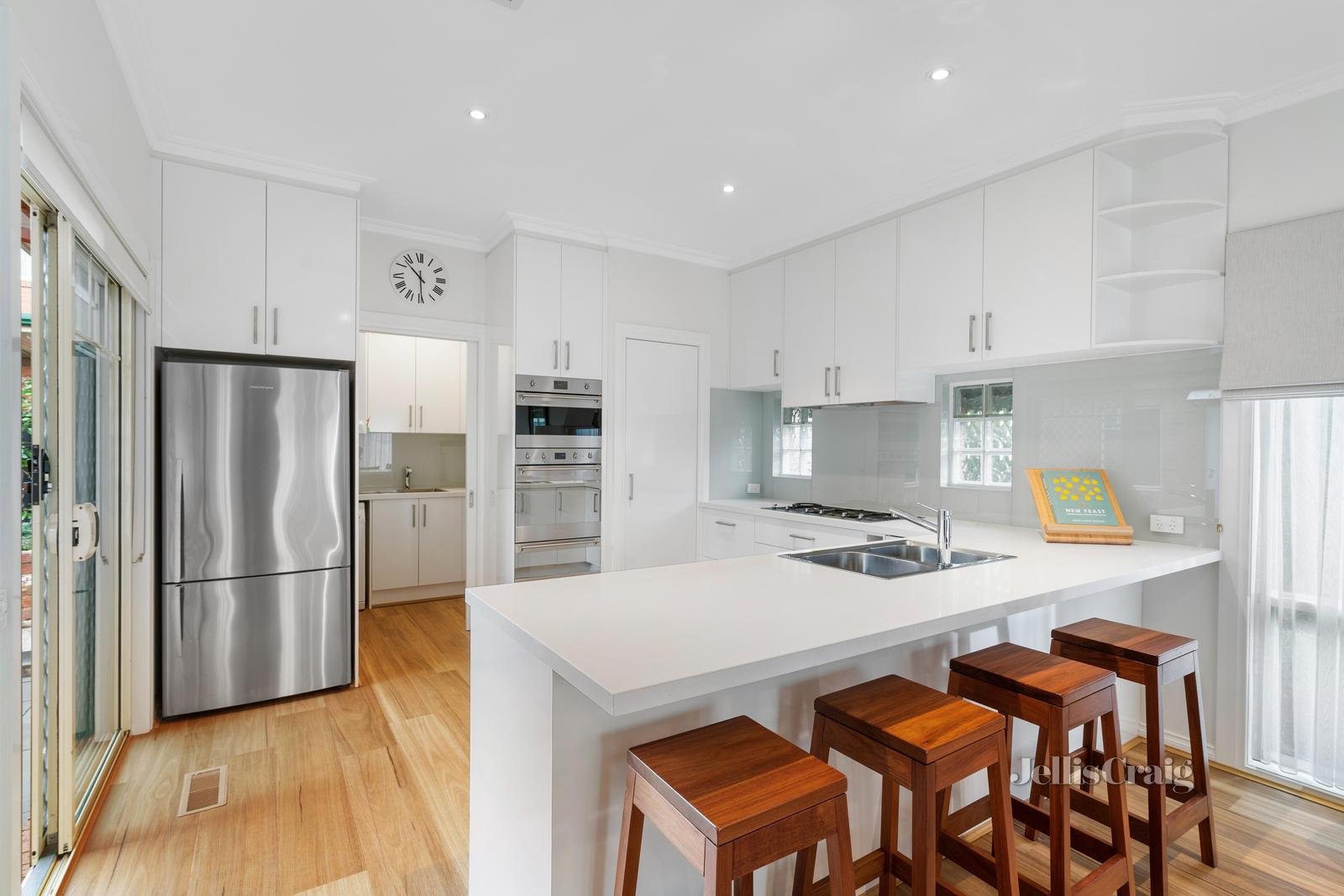 1/10 Lemana Crescent, Mount Waverley image 3