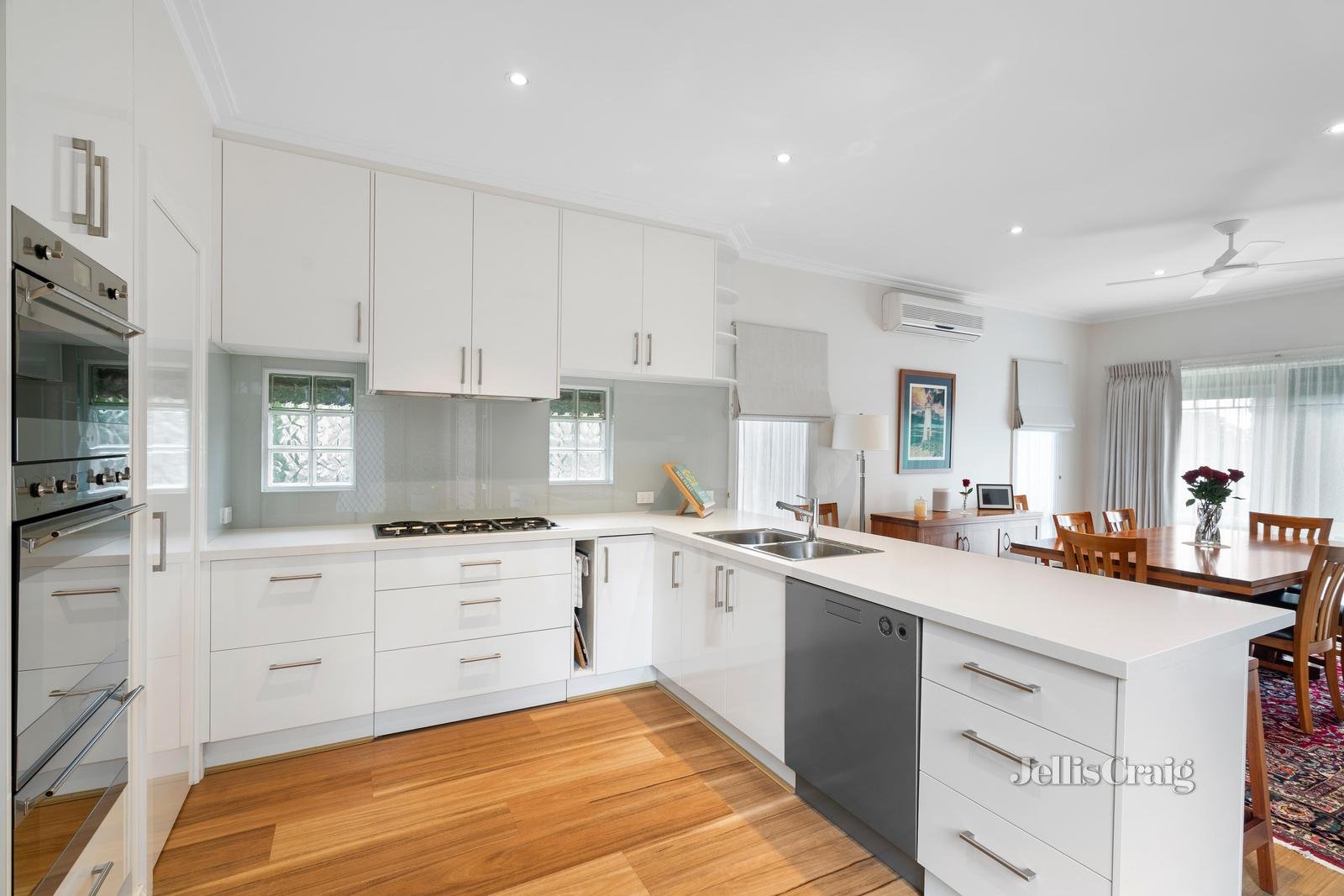 1/10 Lemana Crescent, Mount Waverley image 4