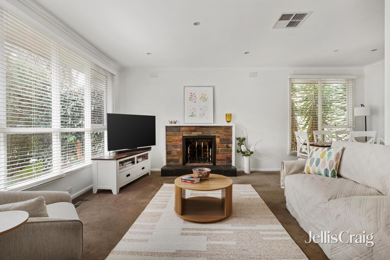 1/10 Millicent Avenue, Bulleen image 2