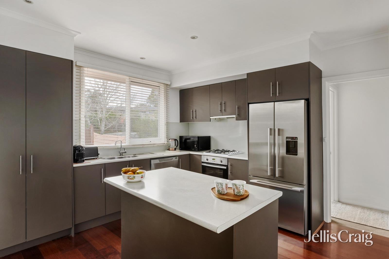 1/10 Millicent Avenue, Bulleen image 4