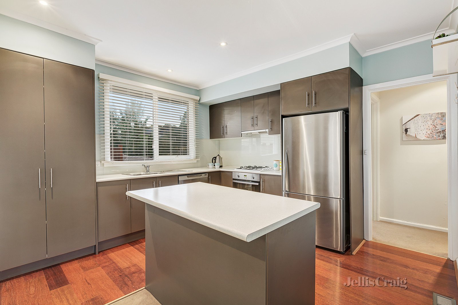 1/10 Millicent Avenue, Bulleen image 5