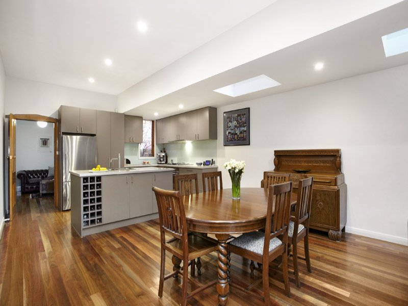 110 Mitford Street, Elwood image 2