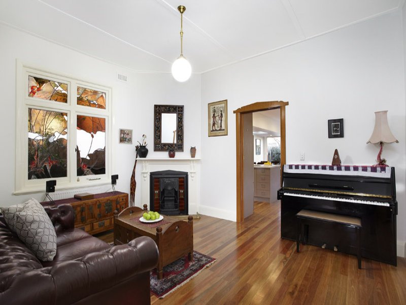 110 Mitford Street, Elwood image 7