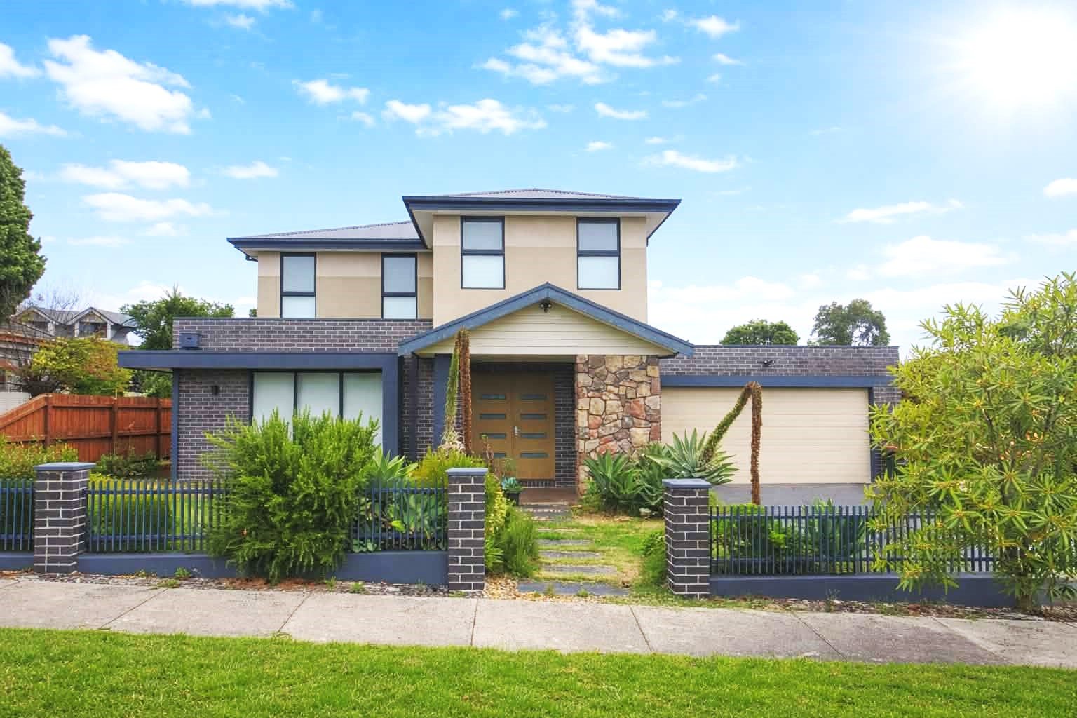 1/10 Murra Court, Ashwood image 1