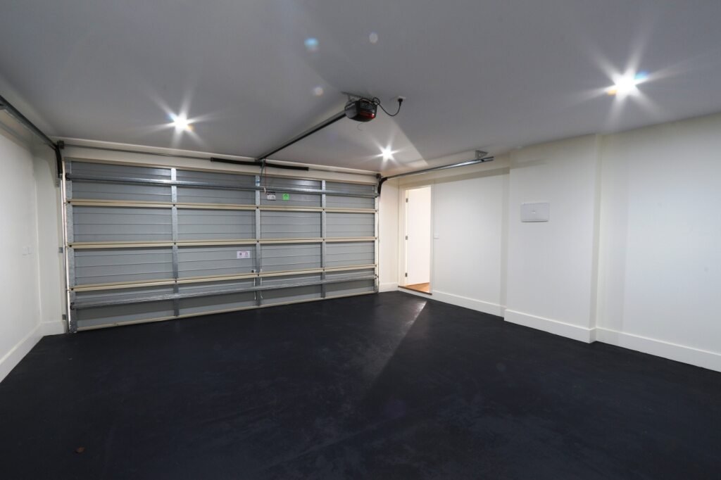 1/10 Murra Court, Ashwood image 4