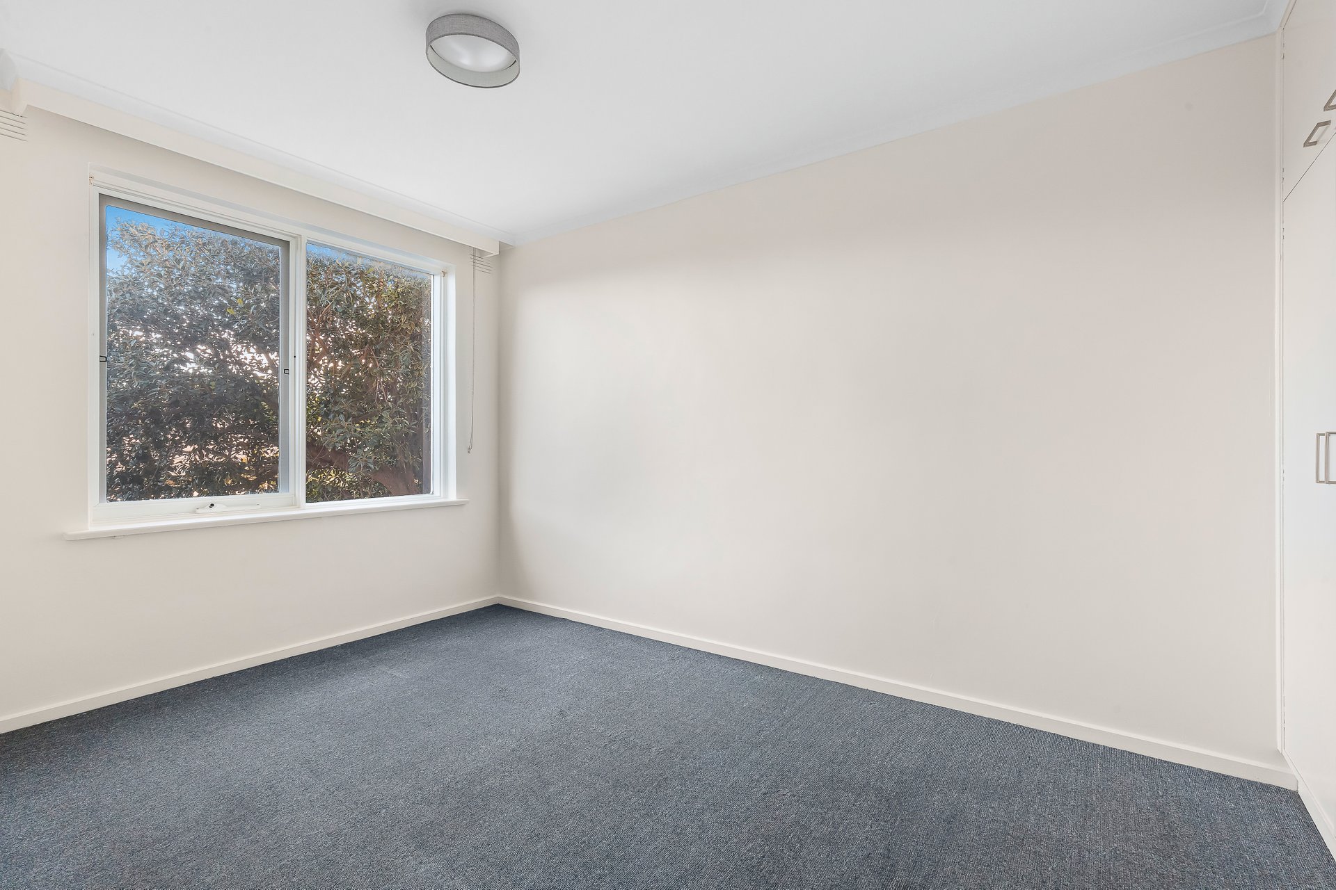 Property Gallery Thumbnail 7
