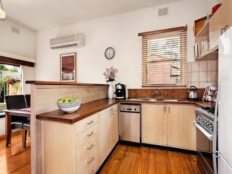 1/10 Parkside Avenue, Box Hill image 4