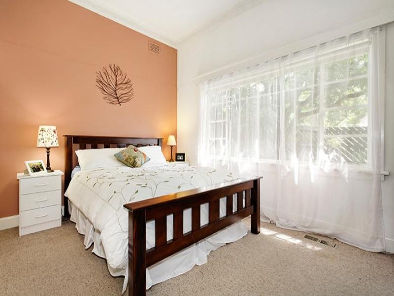1/10 Parkside Avenue, Box Hill image 6
