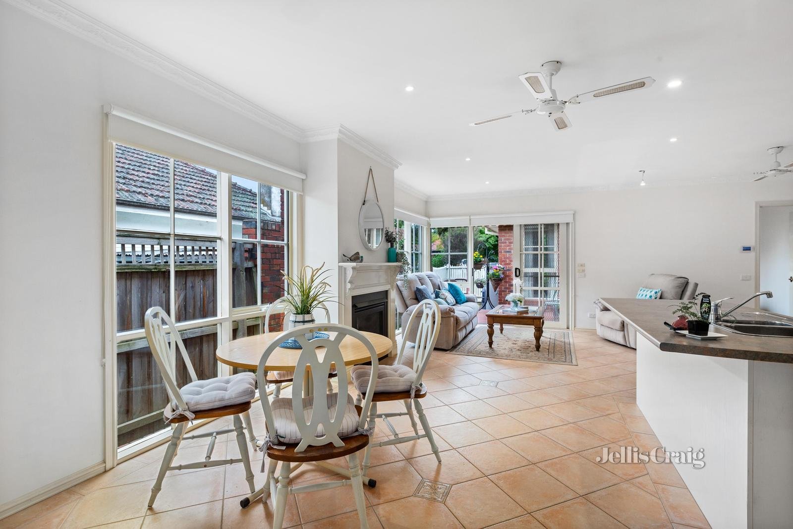 1/10 Parkside Street, Blackburn image 6