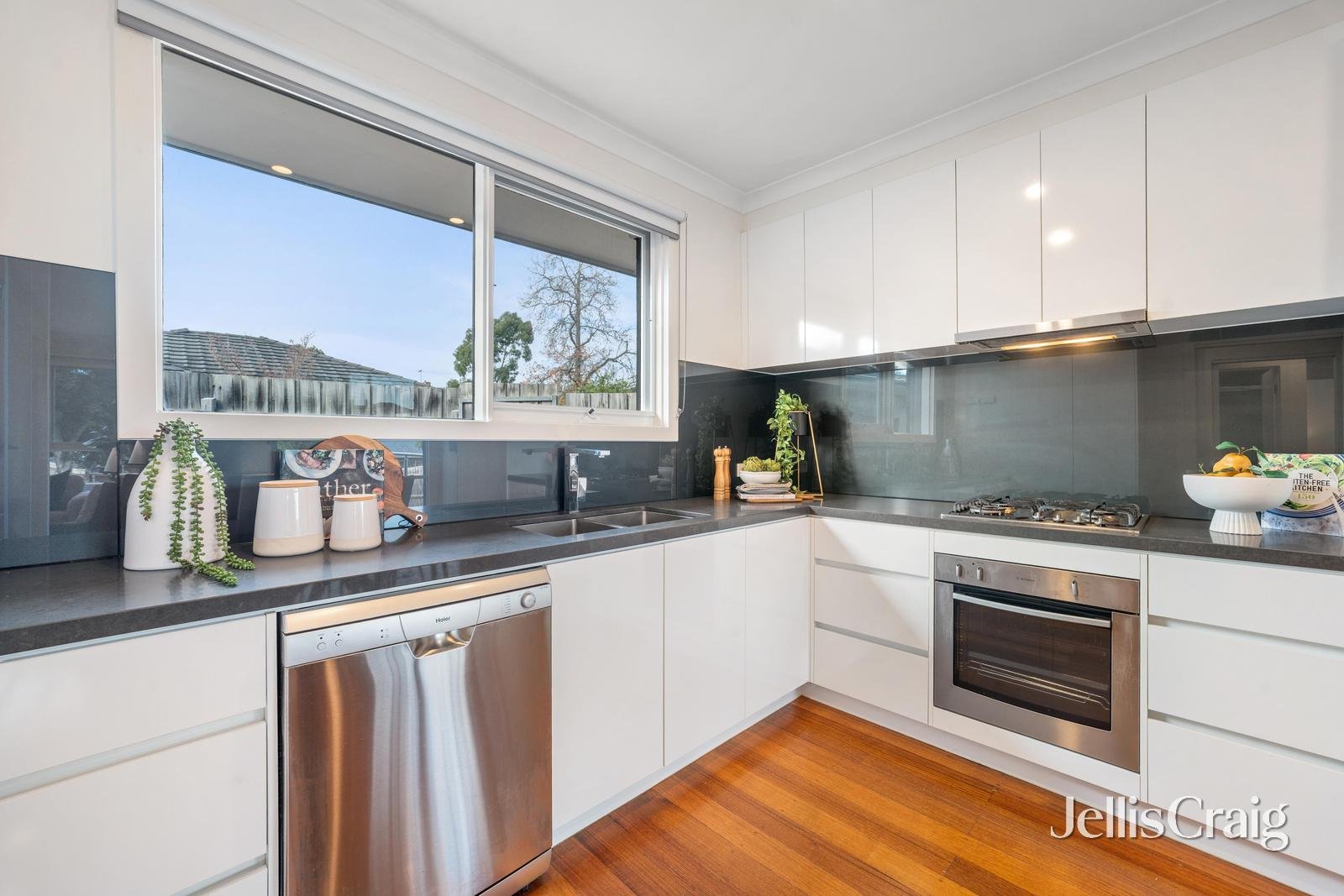 1/10 Paula Crescent, Doncaster&nbsp;East image 6