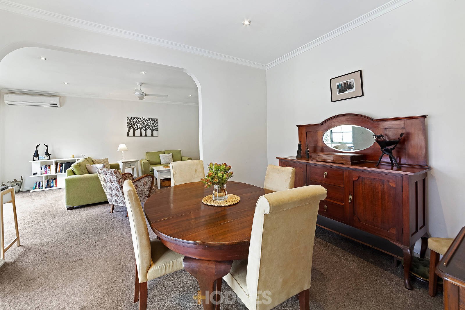 1 / 10 Riviera Street Mentone