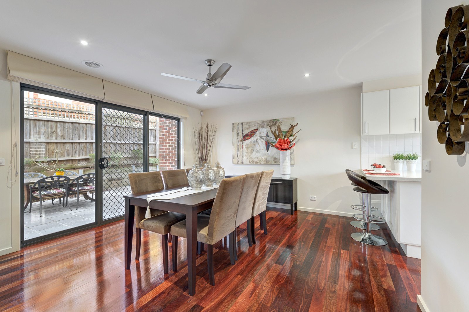 1/10 Roger Street, Doncaster East image 4