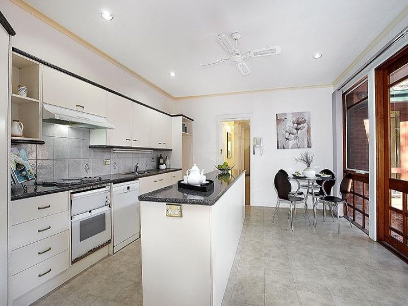 110 Strabane Avenue, Balwyn image 3
