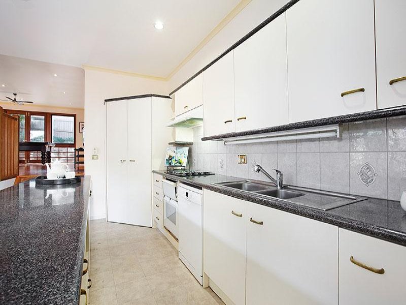 110 Strabane Avenue, Balwyn image 4