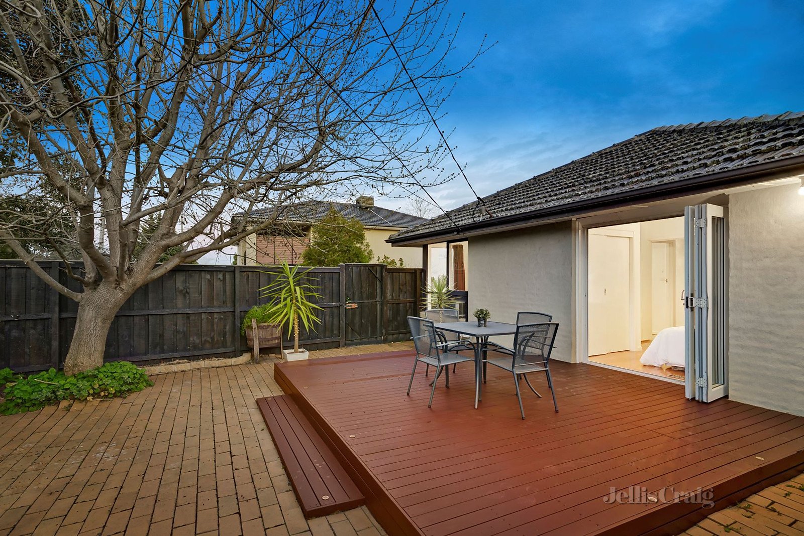 1/10 Walker Road, Mount Waverley image 10