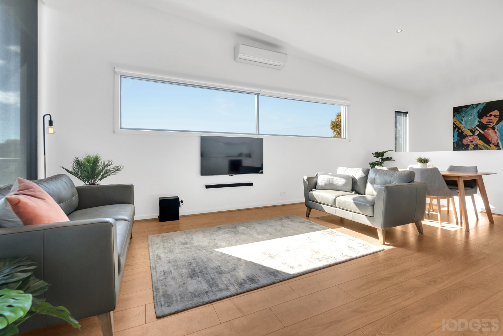 1 / 10 Warrigal Road Parkdale